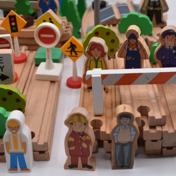 Lot of over 60 TRACK LOT Curves Ramps People Trees Straights Ascending Wooden - Picture 13 of 14